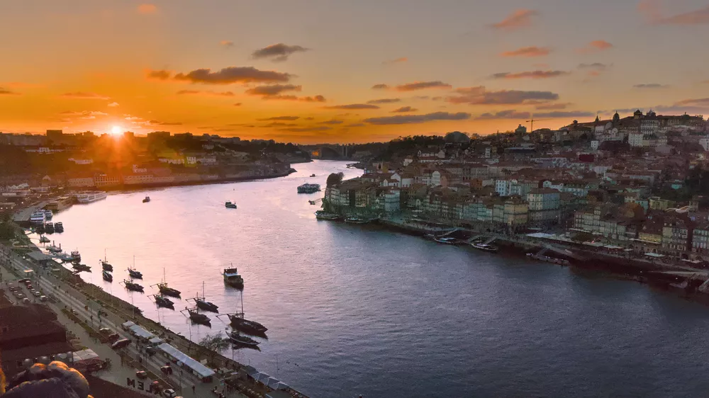 final version of the sunset over the Douro River